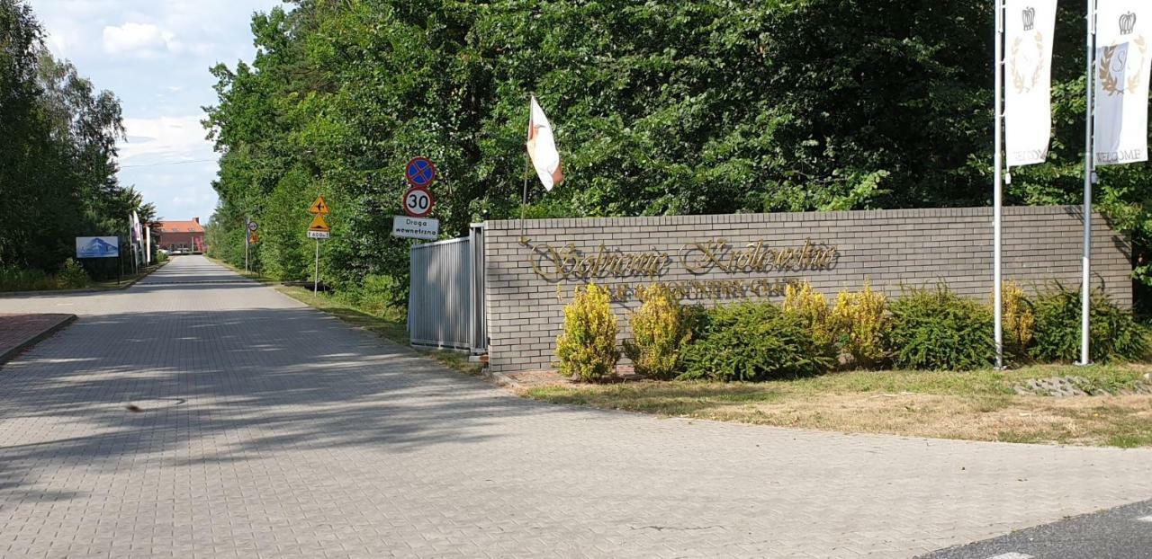 ApartGolf Sobienie Królewskie Sobienie Szlacheckie Exterior foto